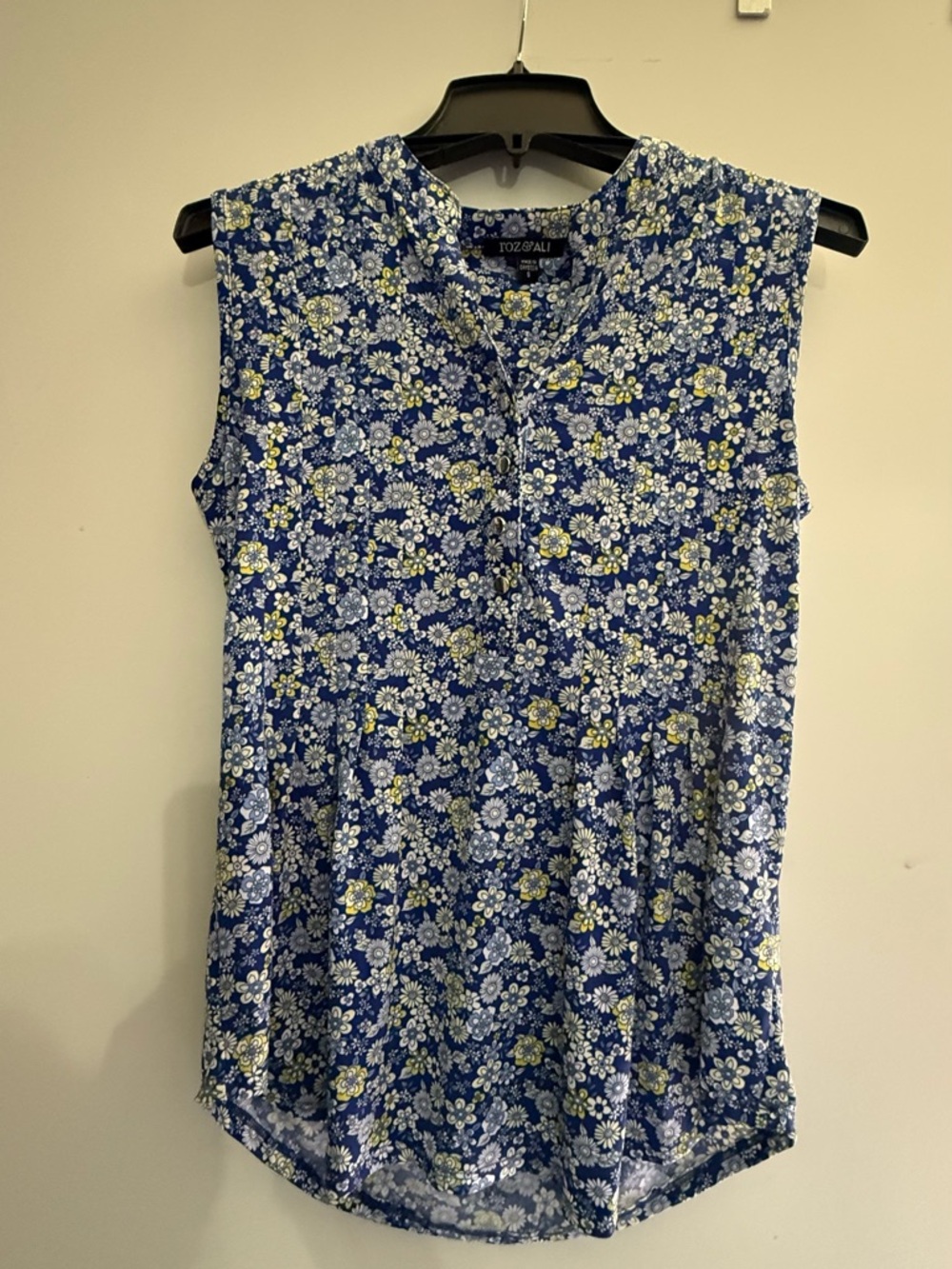 Roz & Ali Navy Blue Floral Sleeveless Top